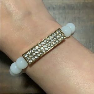 White and gold beaded bracelet